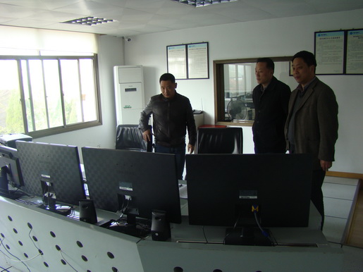 公司黨委書記、董事長何族興到一線部門調(diào)研